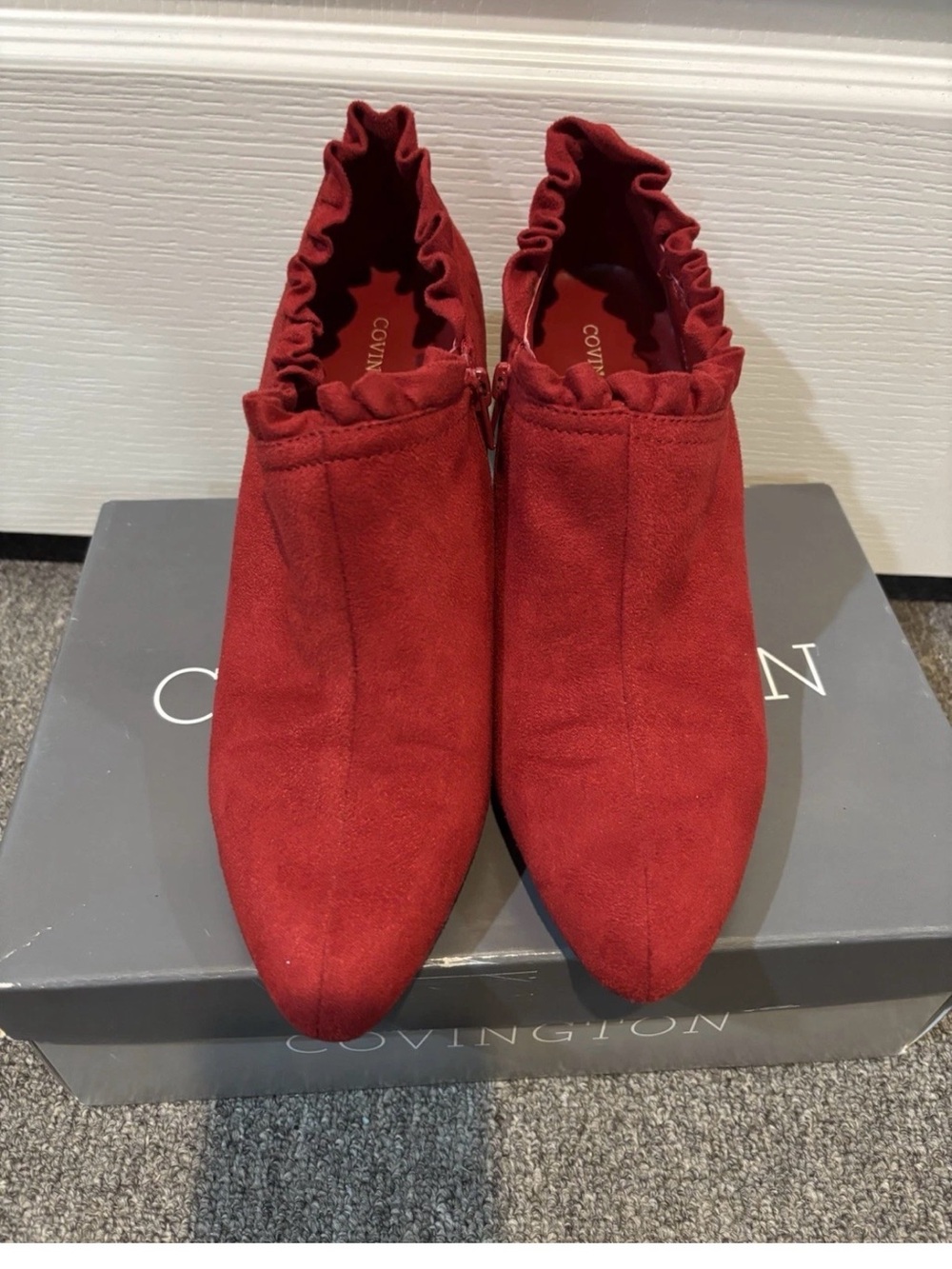 Covington Flapper Red Suede Ruffle Heeled Booties 8.5 - Picture 2 of 7